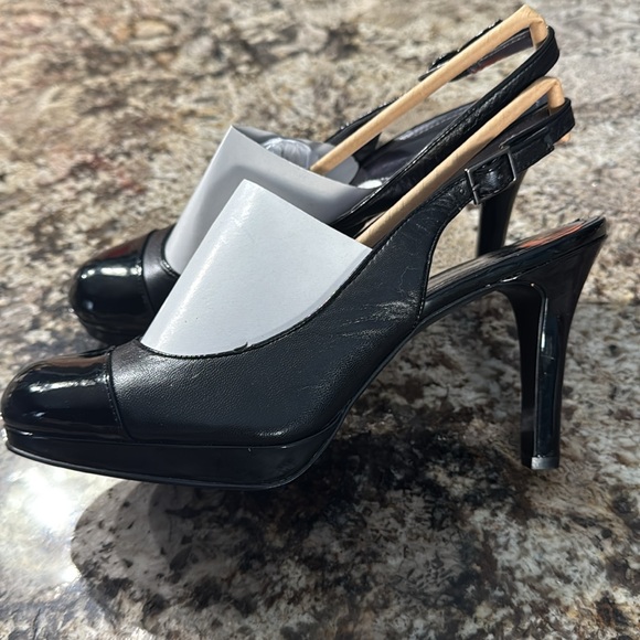 Tamari black 4”” heels, size 9.5, NWOB. - Picture 4 of 5